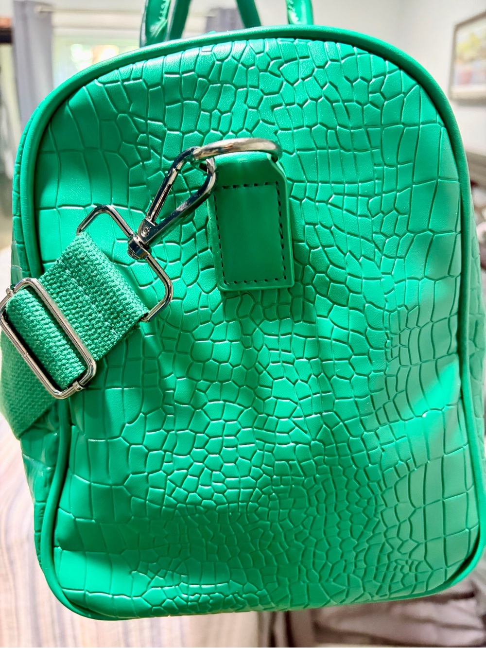 *NEW* Privata Emerald Green Duffle with Crossbody & Chain & COA - Picture 4 of 7